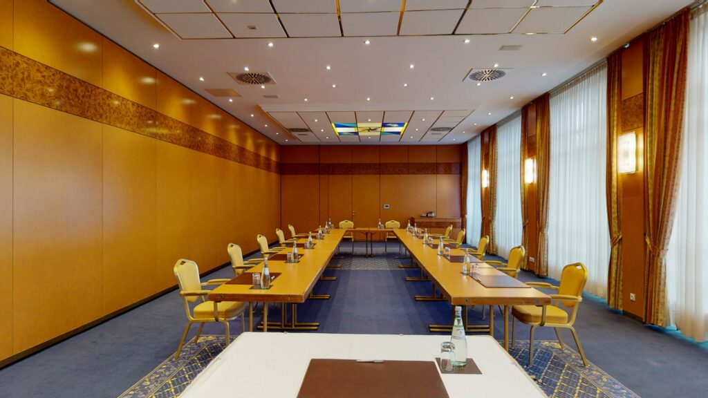 Hotel-Oranien-Residences-Oraniensaal-A-Tagungs-Set-Up-01-scaled-min